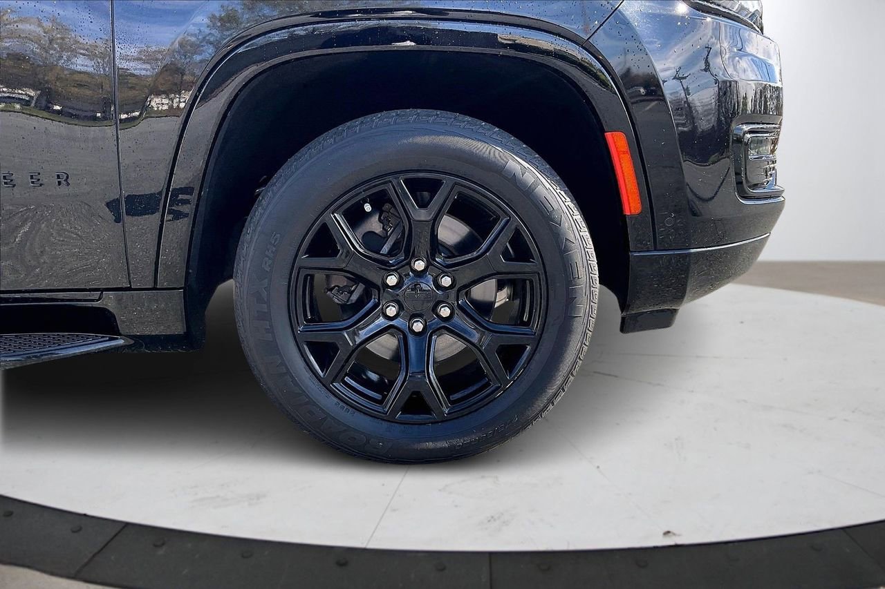 Used 2023 Jeep Wagoneer Series II image 37