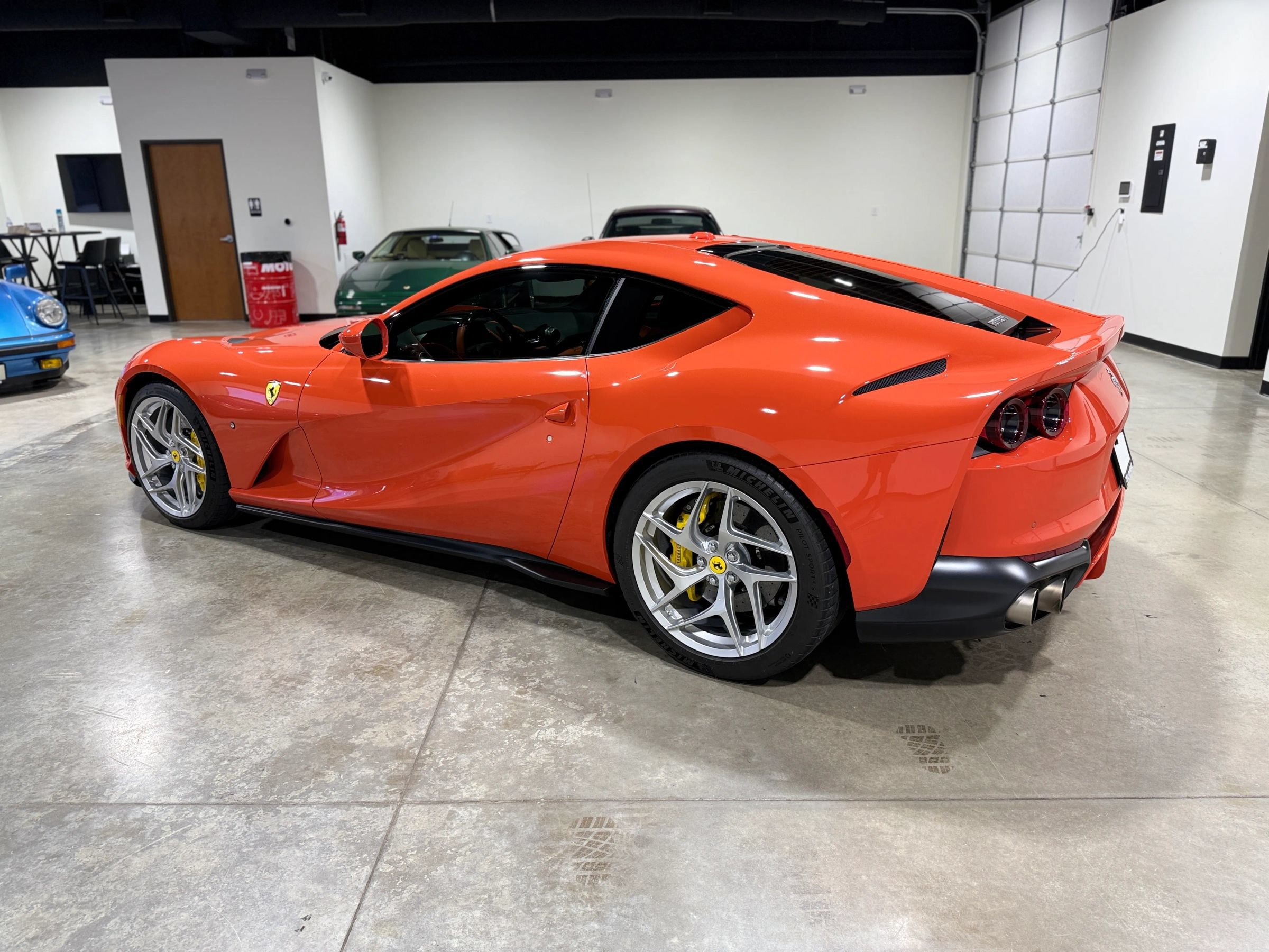 Used 2020 Ferrari 812 Superfast RWD image 9