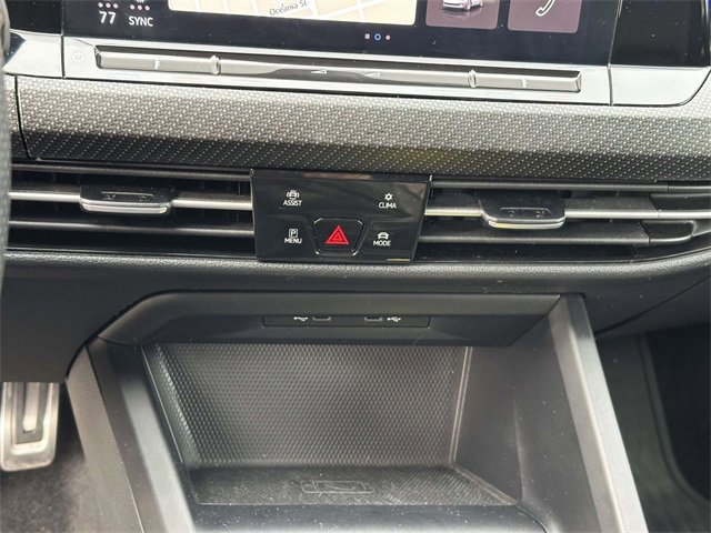 Certified 2022 Volkswagen Golf R image 28