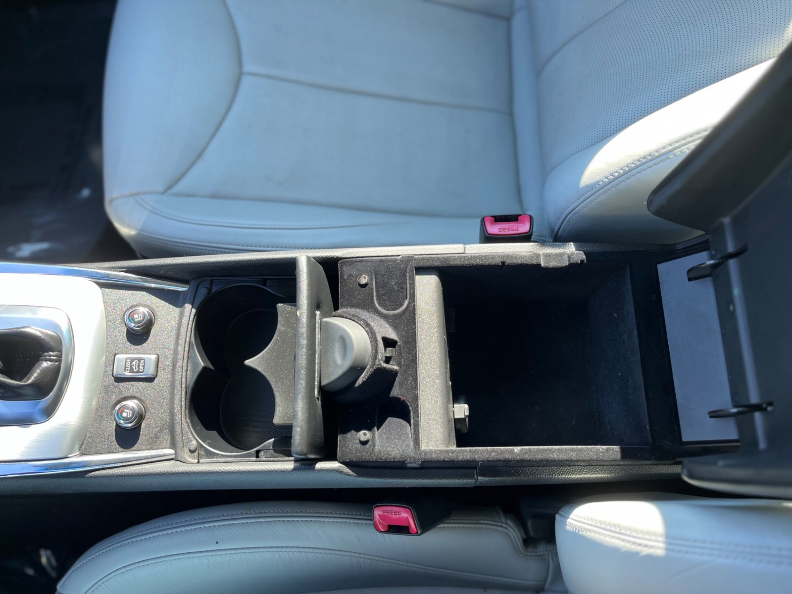 Used 2011 INFINITI G37 w/ Premium Pkg image 33