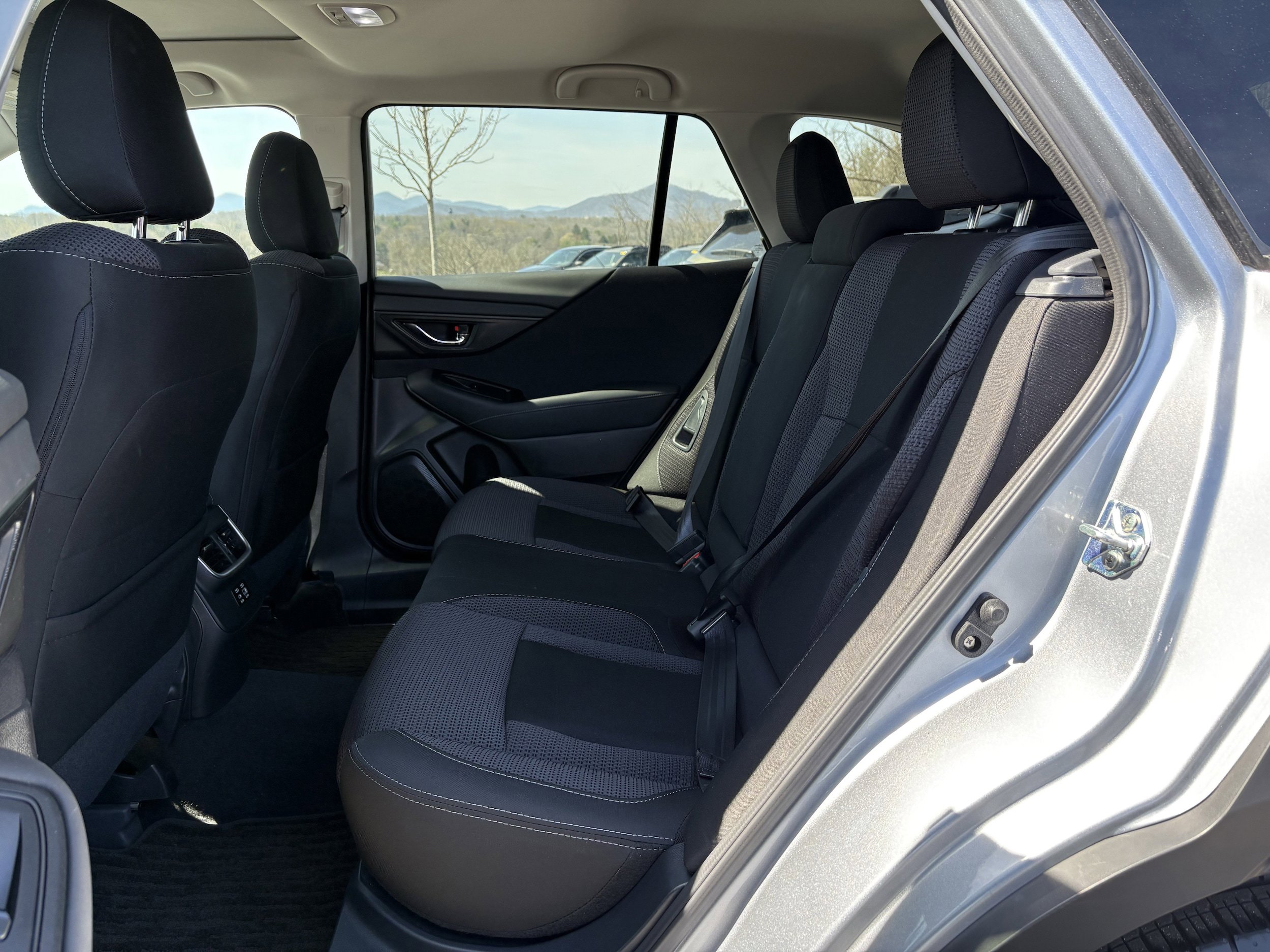Certified 2025 Subaru Outback Premium AWD/4WD image 32