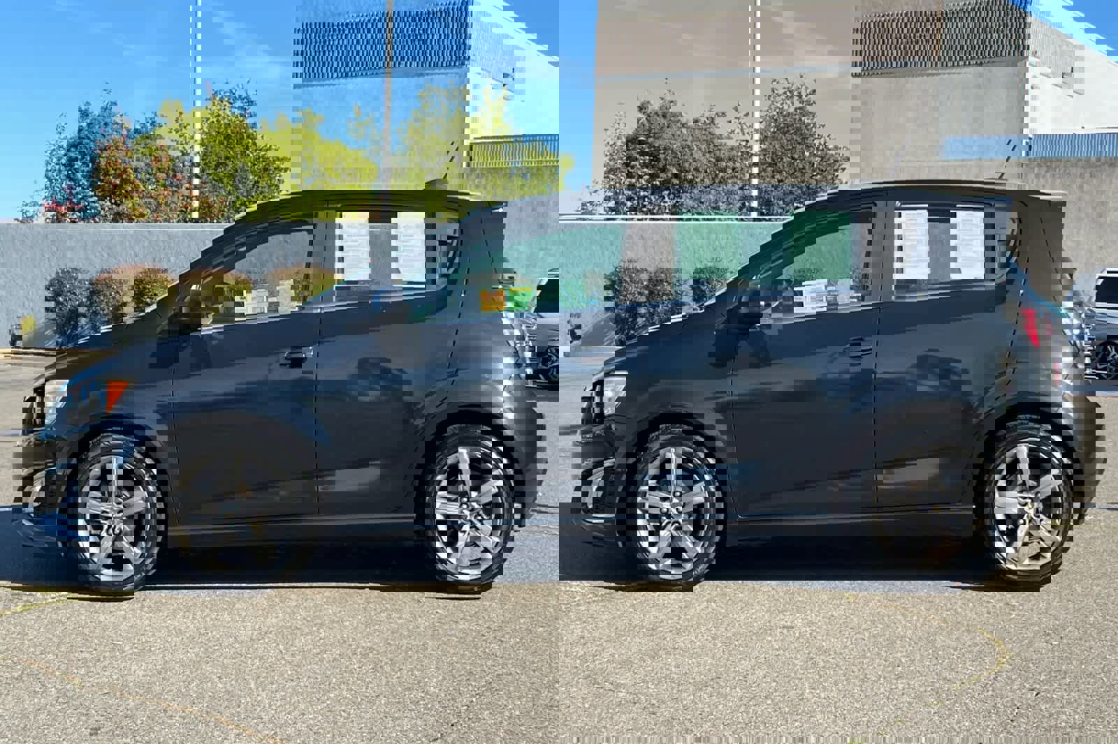 Used 2015 Chevrolet Sonic RS image 9