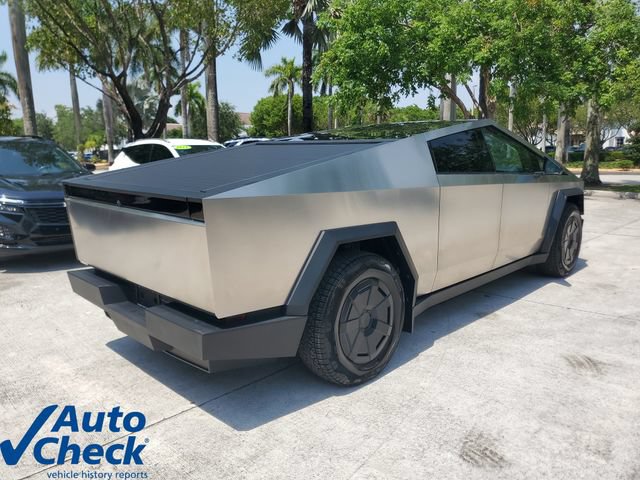 Used 2024 Tesla Cybertruck AWD Crew Cab image 4