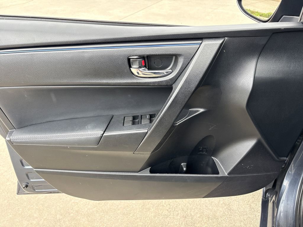 Used 2017 Toyota Corolla SE image 15