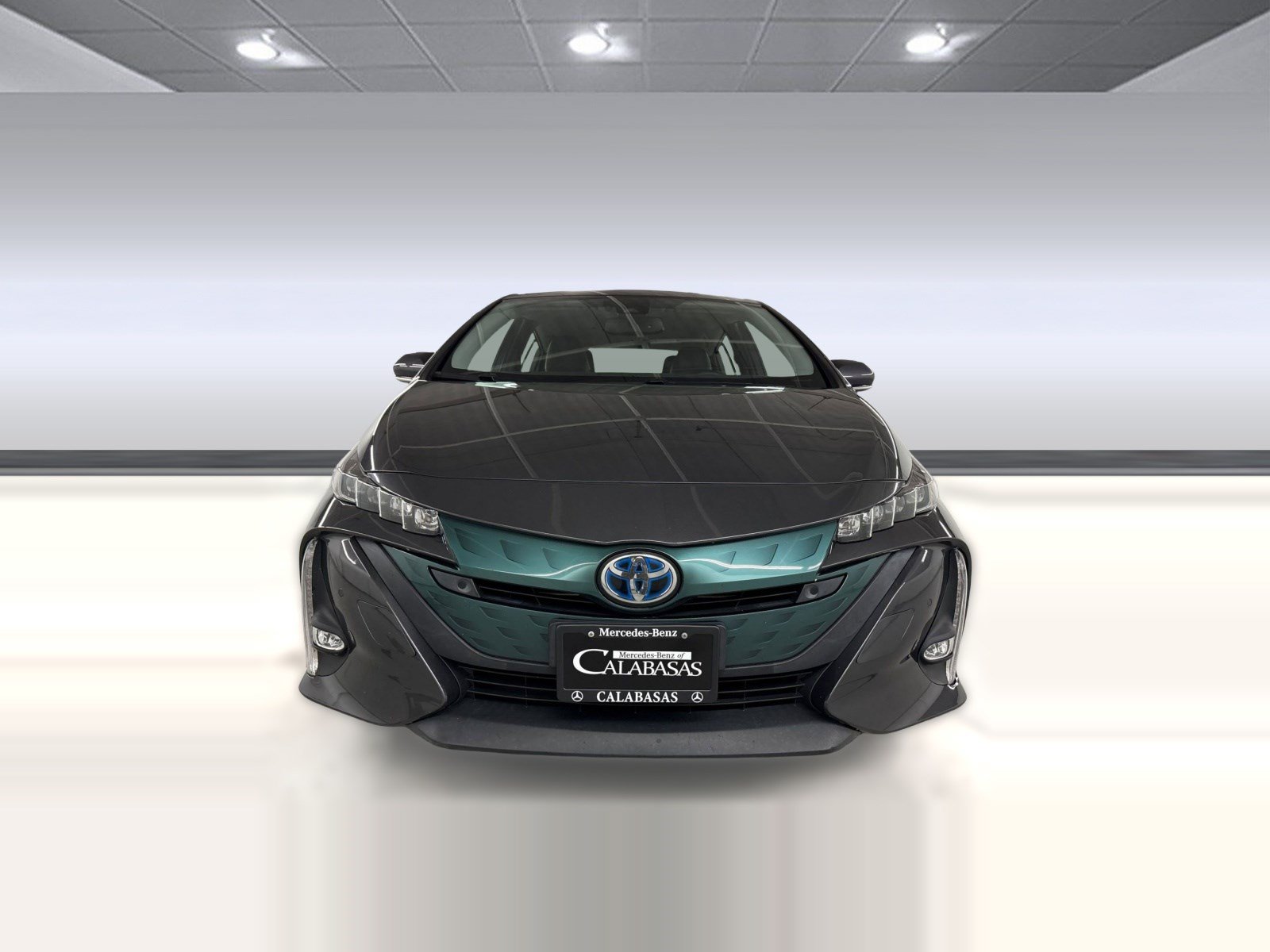 Used 2017 Toyota Prius Prime Advanced w/ Preferred Accessory Package FWD image 6