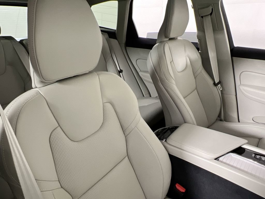 New 2026 Volvo XC60 B5 Ultra w/ Protection Package Premier image 24