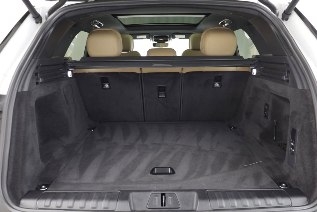 Certified 2025 Land Rover Range Rover Sport SE AWD/4WD image 18