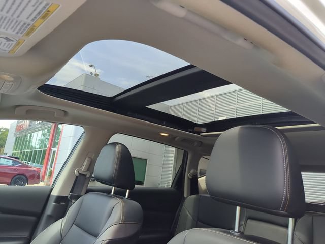 Certified 2024 Nissan Murano Platinum w/ Cargo Package FWD image 16