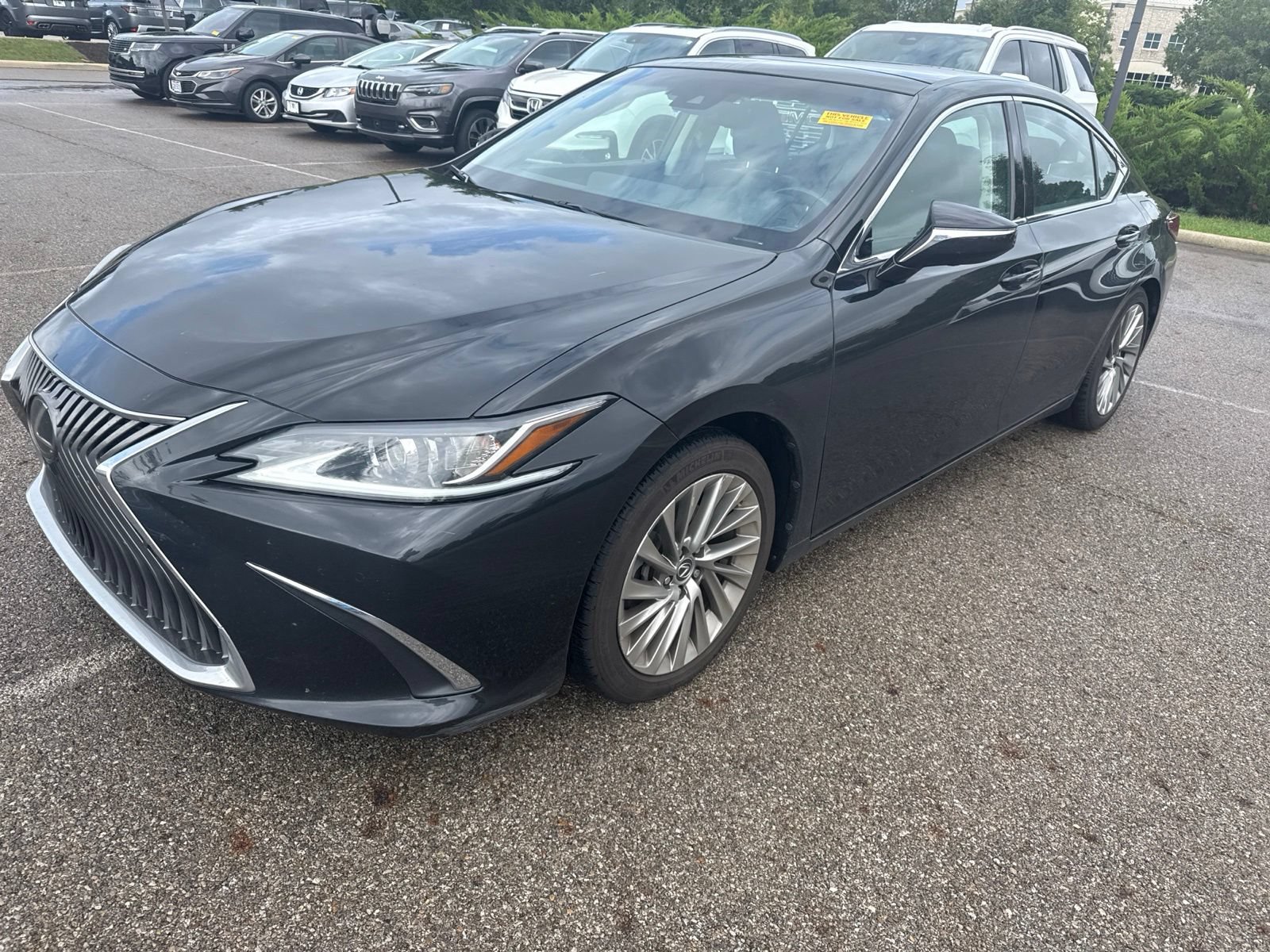 Used 2019 Lexus ES 350 w/ Accessory Package 2