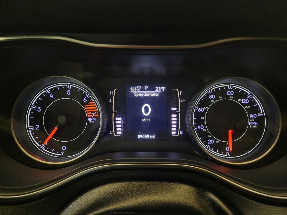 Used 2019 Jeep Cherokee Latitude w/ Popular Appearance Group image 23