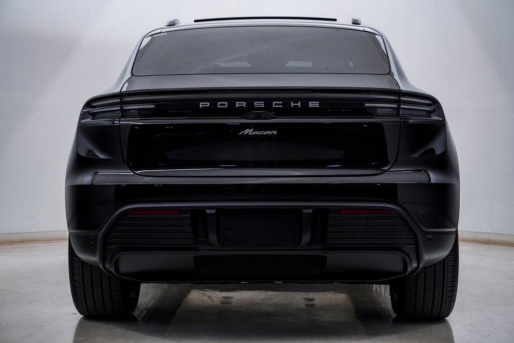 Certified 2025 Porsche Macan Electric image 10