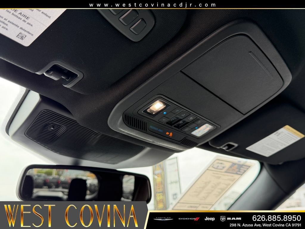 Used 2024 Ford Explorer Platinum w/ Technology Package AWD/4WD image 22