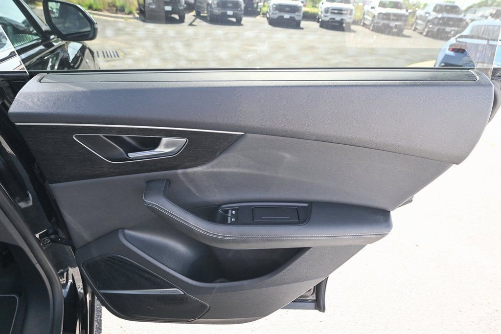 Used 2022 Audi Q8 Premium Plus image 29
