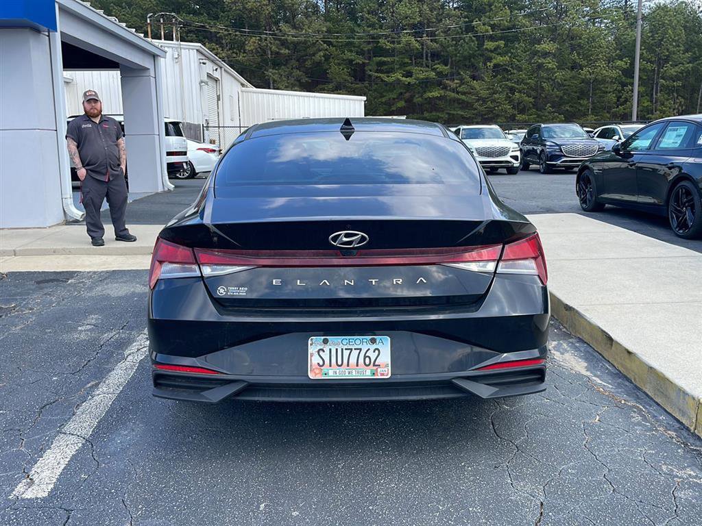 Used 2022 Hyundai Elantra SEL FWD image 6