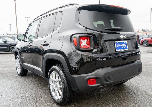 Used 2020 Jeep Renegade Latitude w/ Cold Weather Group AWD/4WD image 8