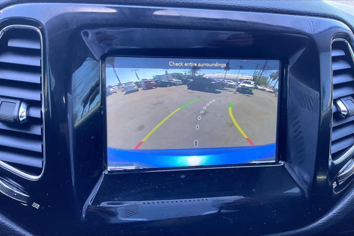 Used 2019 Jeep Compass Altitude FWD image 21