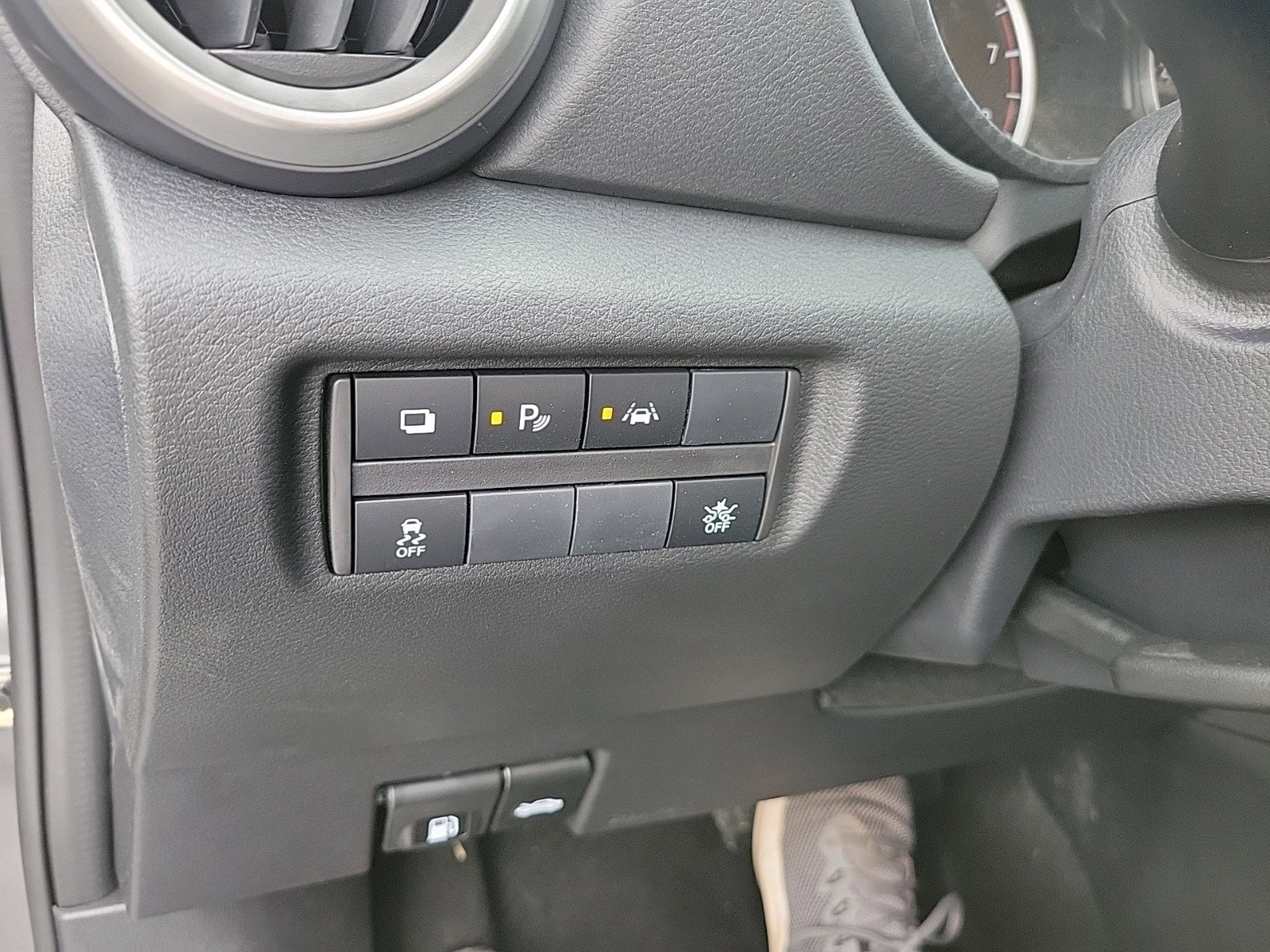 New 2025 Nissan Versa S FWD image 30