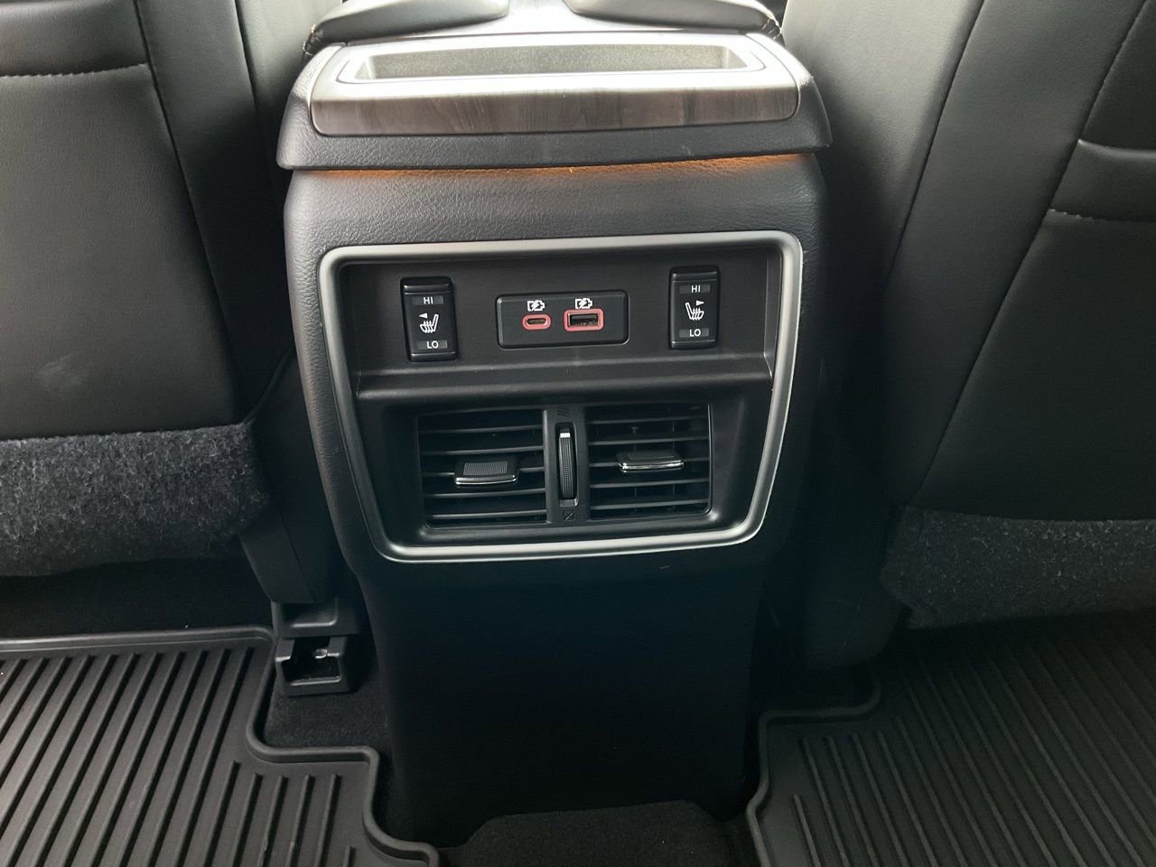 Used 2023 Nissan Murano Platinum w/ Cargo Package image 18