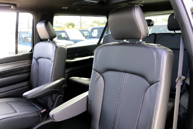 New 2026 Jeep Grand Wagoneer L 4WD w/ Premium Group I image 18