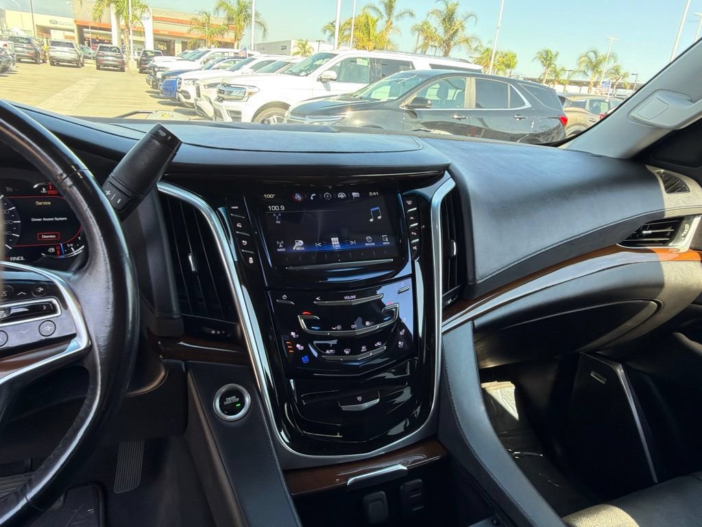 Used 2020 Cadillac Escalade ESV Premium Luxury w/ Escalade Sport Edition AWD/4WD image 18