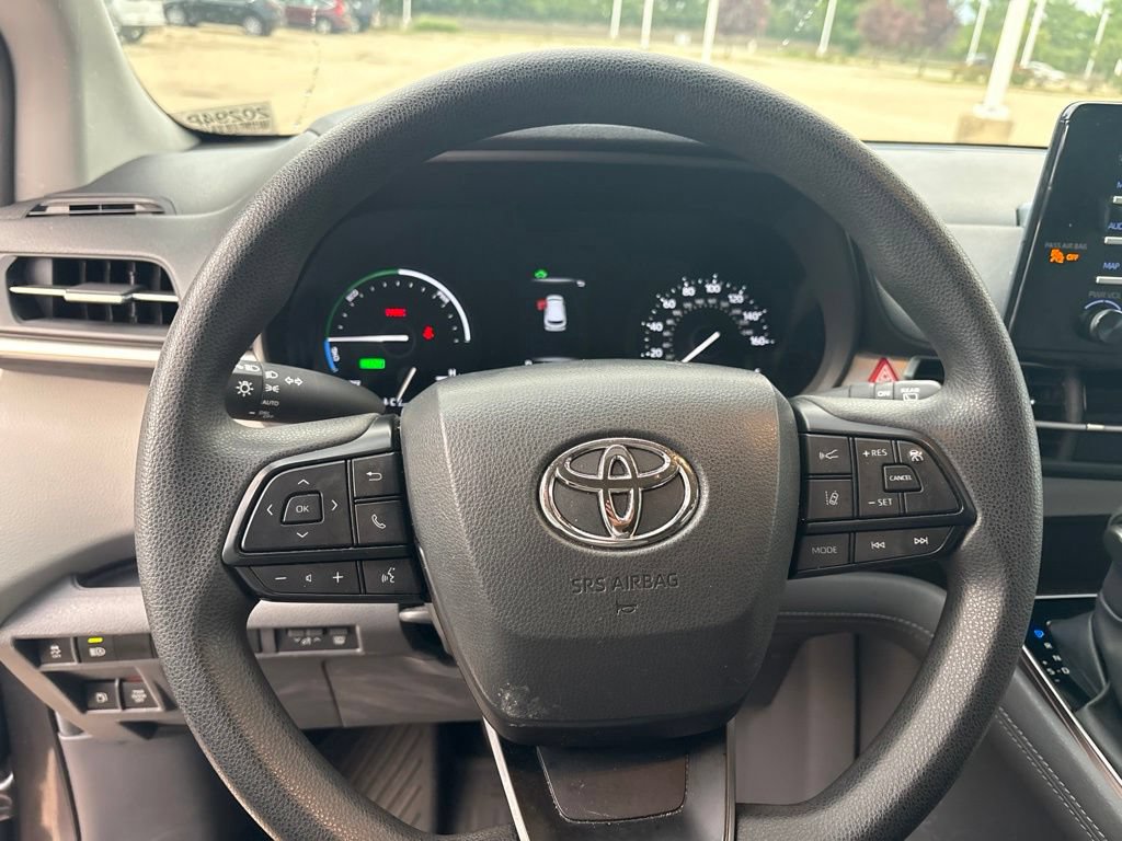 Used 2023 Toyota Sienna LE FWD image 15