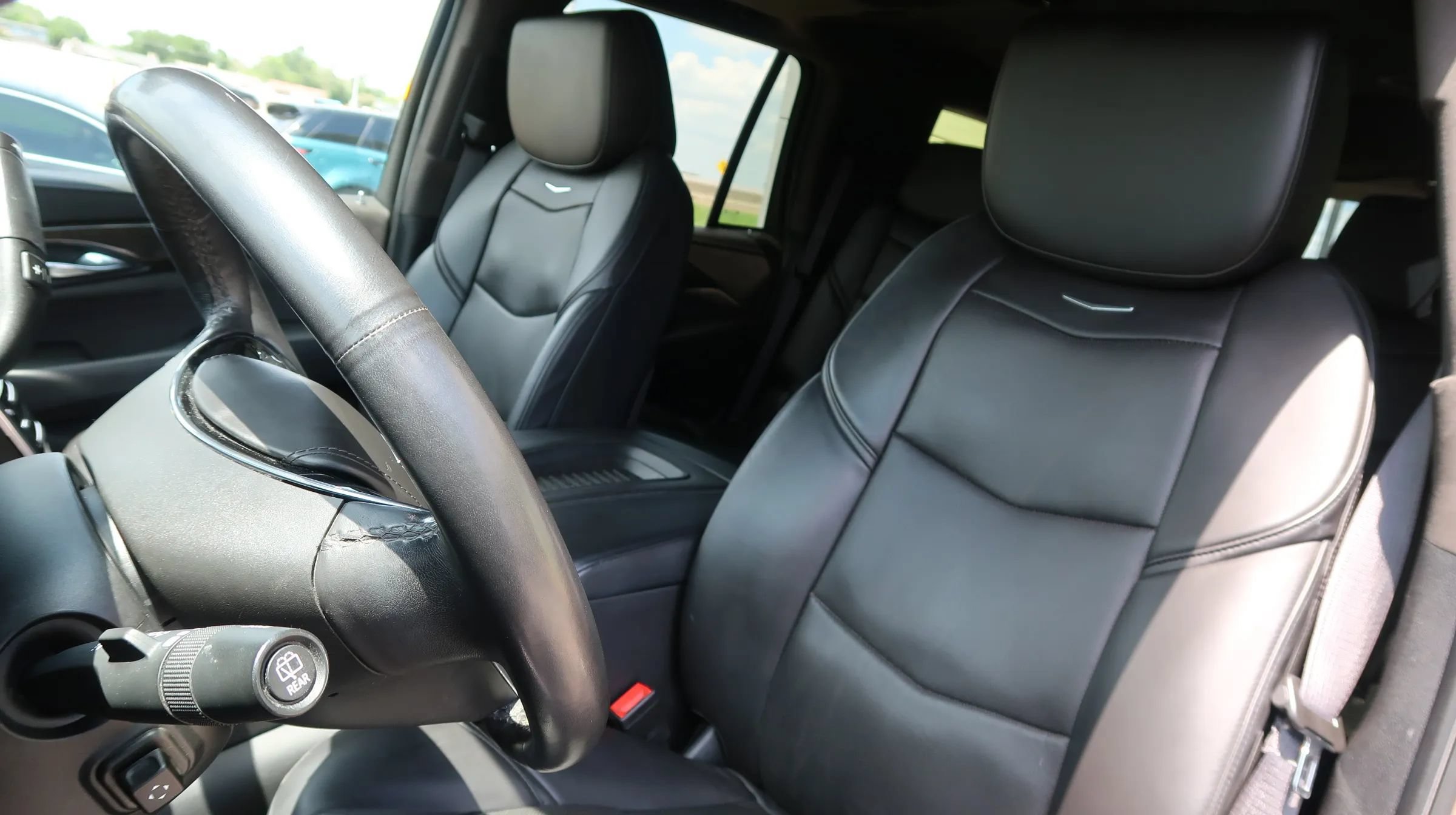 Used 2020 Cadillac Escalade Platinum AWD/4WD image 12