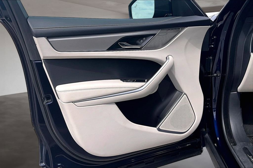 Used 2025 Jaguar F-PACE R-Dynamic S image 18