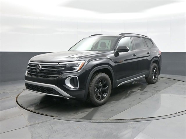 New 2026 Volkswagen Atlas Peak Edition image 3