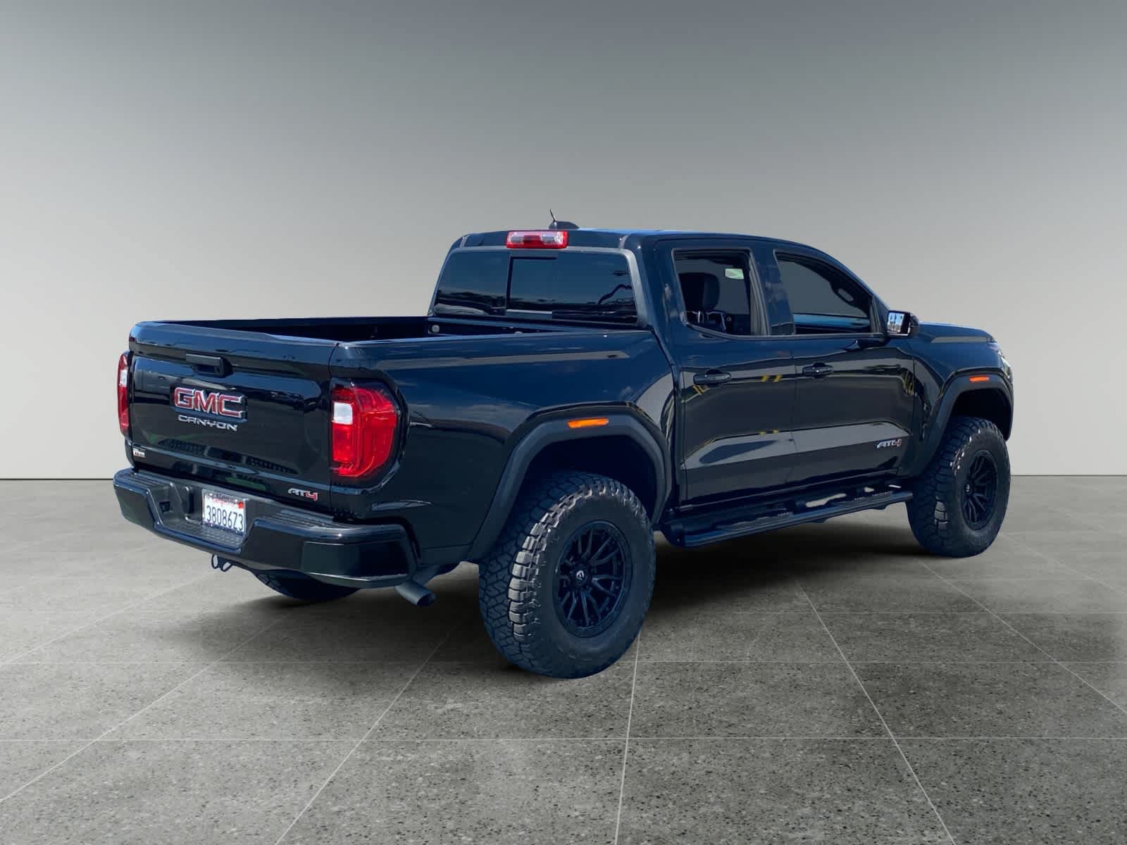 Used 2024 GMC Canyon AT4 AWD/4WD image 5
