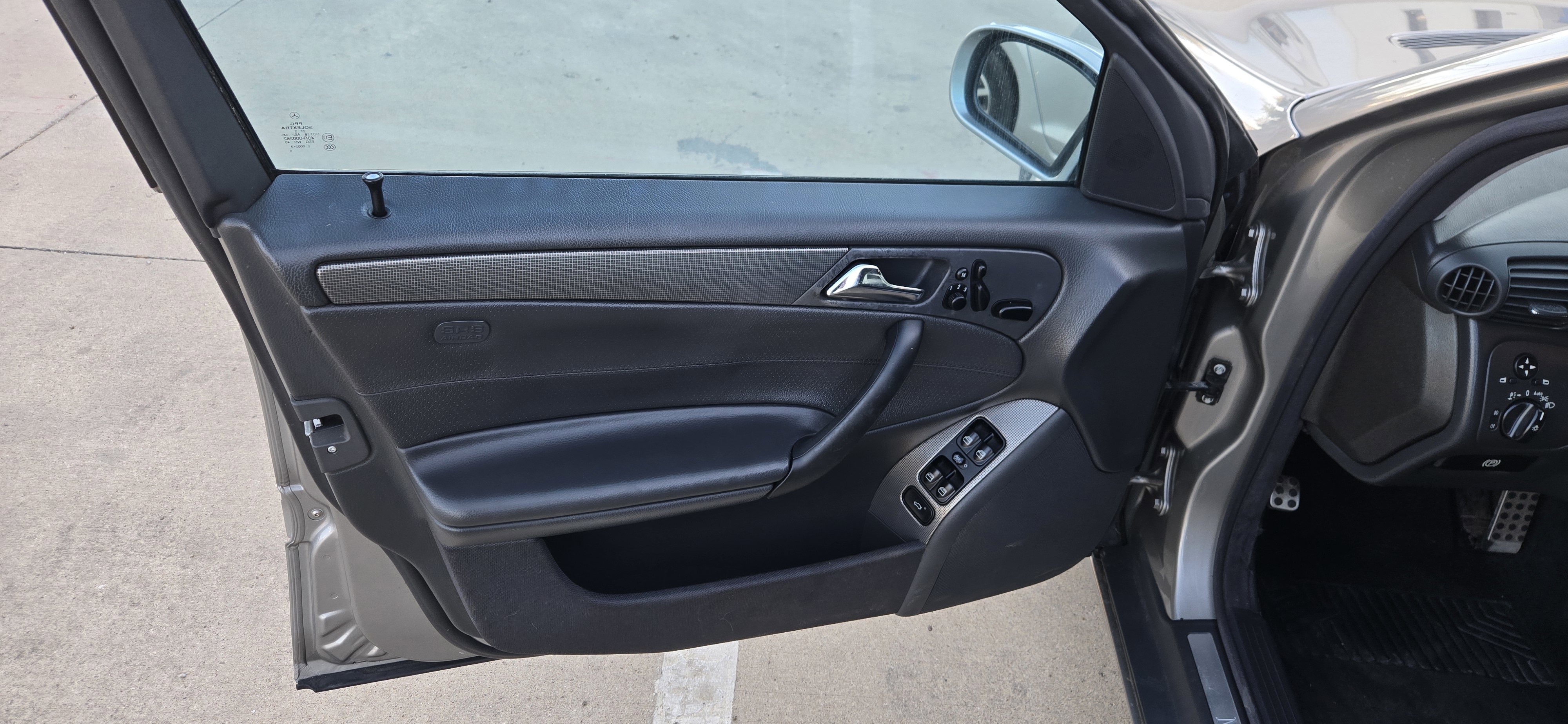 Used 2004 Mercedes-Benz C 320 Sedan image 17