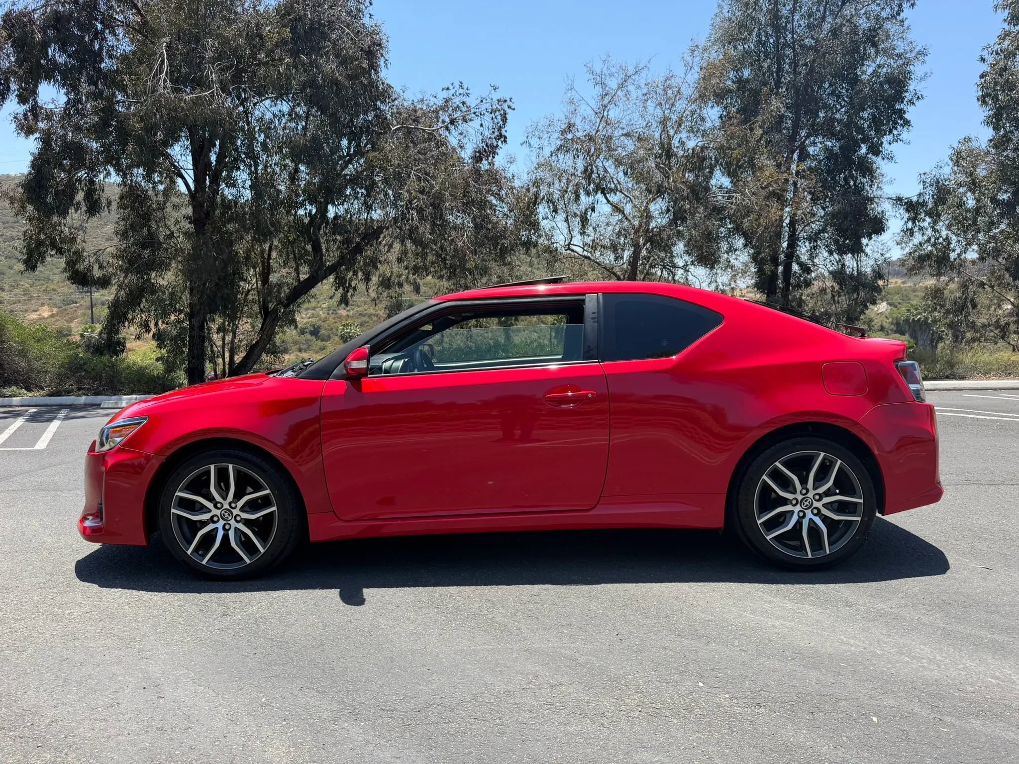 Used 2016 Scion tC FWD image 2