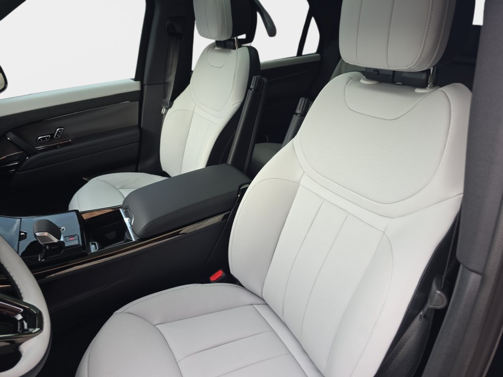 New 2026 Land Rover Range Rover Sport Dynamic SE AWD/4WD image 12