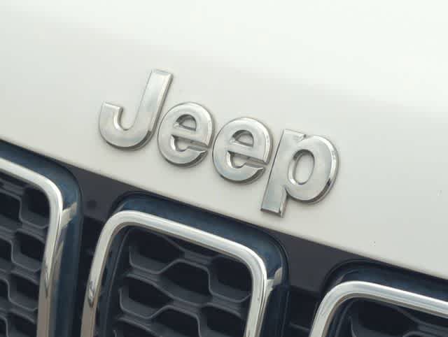 Certified 2021 Jeep Grand Cherokee Limited AWD/4WD image 12