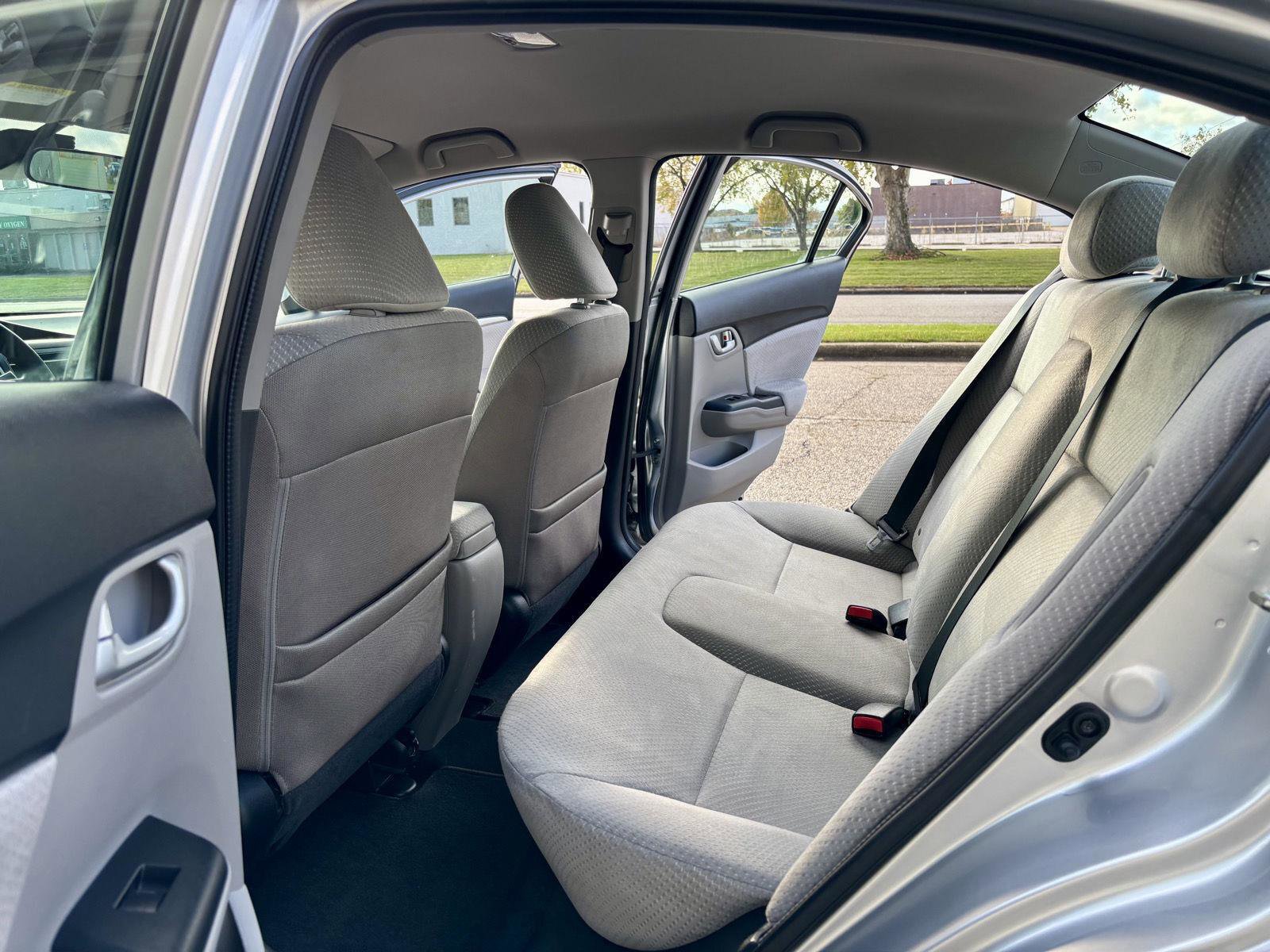 Used 2014 Honda Civic Hybrid Sedan image 16