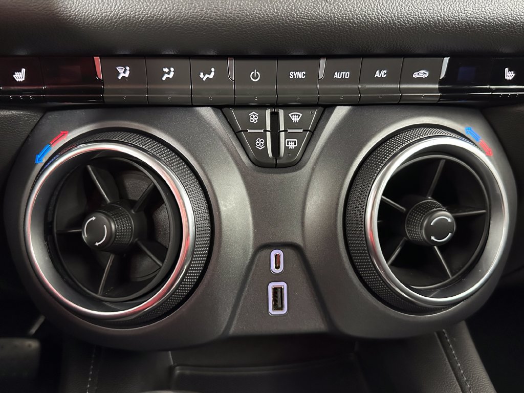 Used 2020 Chevrolet Blazer LT FWD image 18