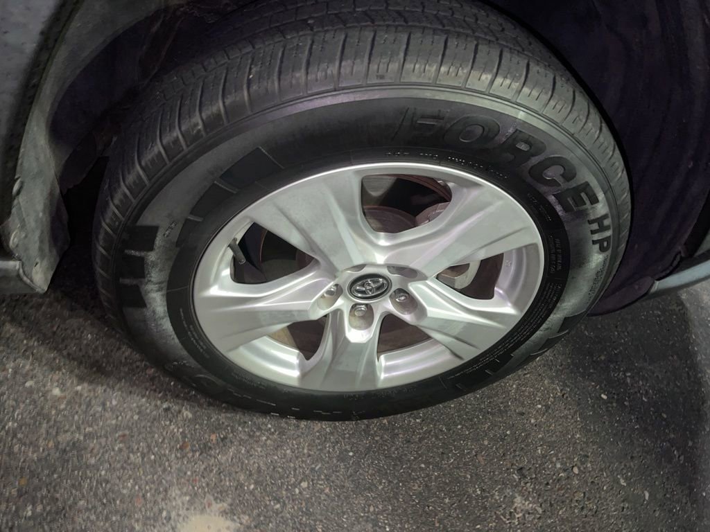 Used 2020 Toyota RAV4 XLE image 21