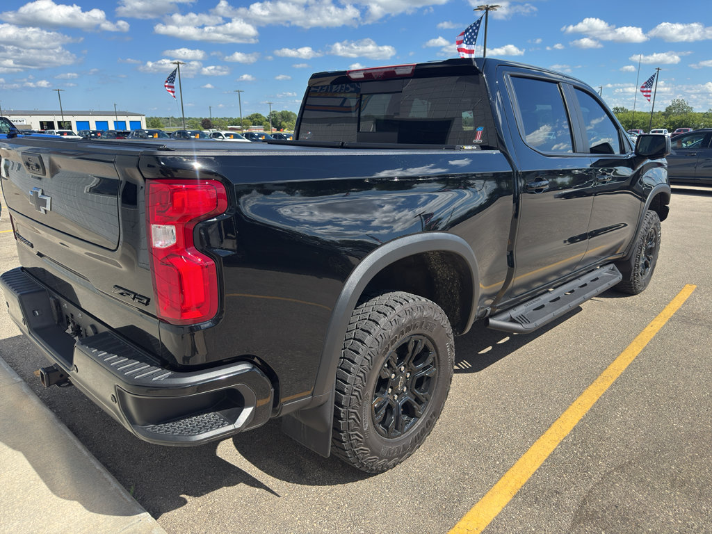 Used 2025 Chevrolet Silverado 1500 ZR2 w/ Technology Package AWD/4WD image 4