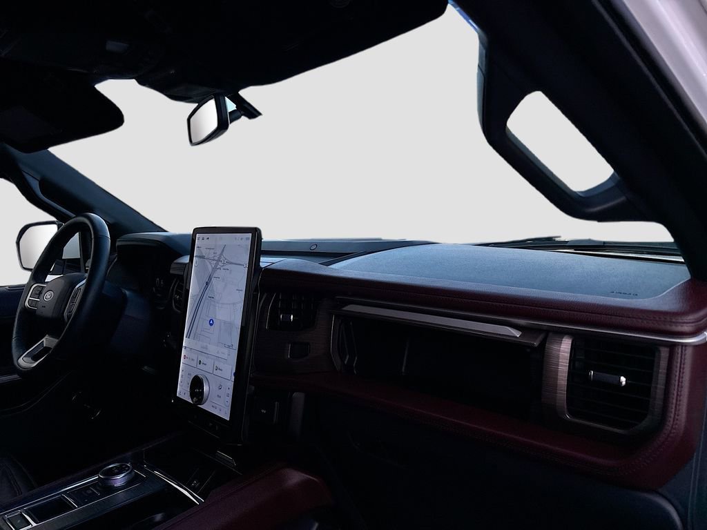 Used 2024 Ford Expedition Limited image 32