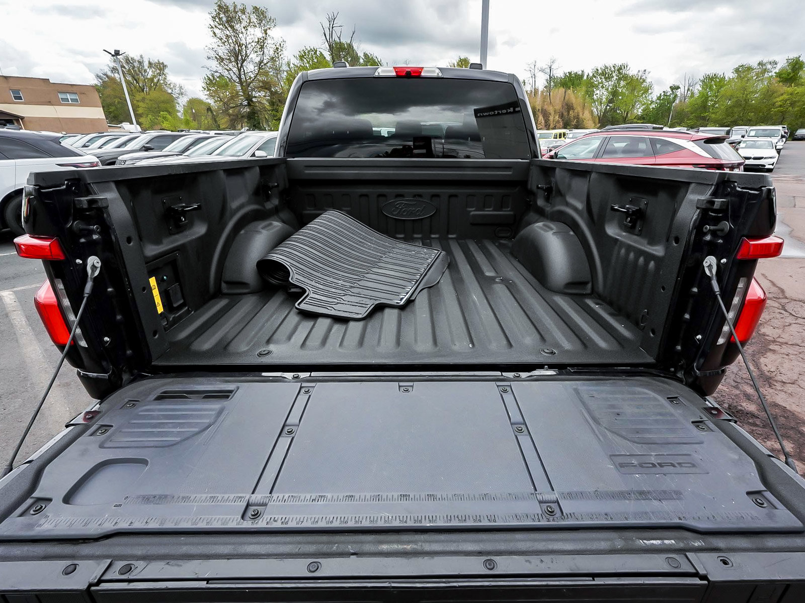 Used 2023 Ford F150 Lightning XLT AWD/4WD image 46