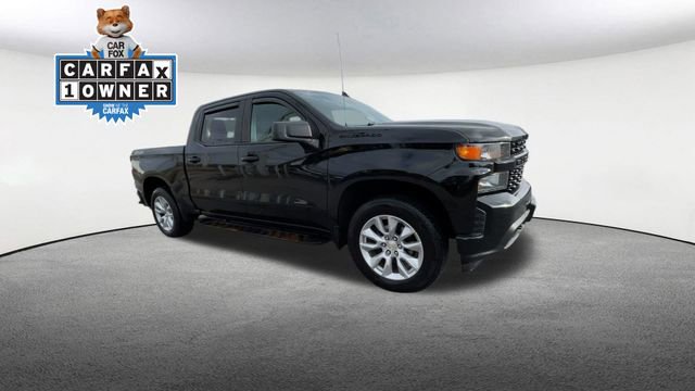 Used 2022 Chevrolet Silverado 1500 Custom w/ LPO, Dark Essentials Package AWD/4WD image 2