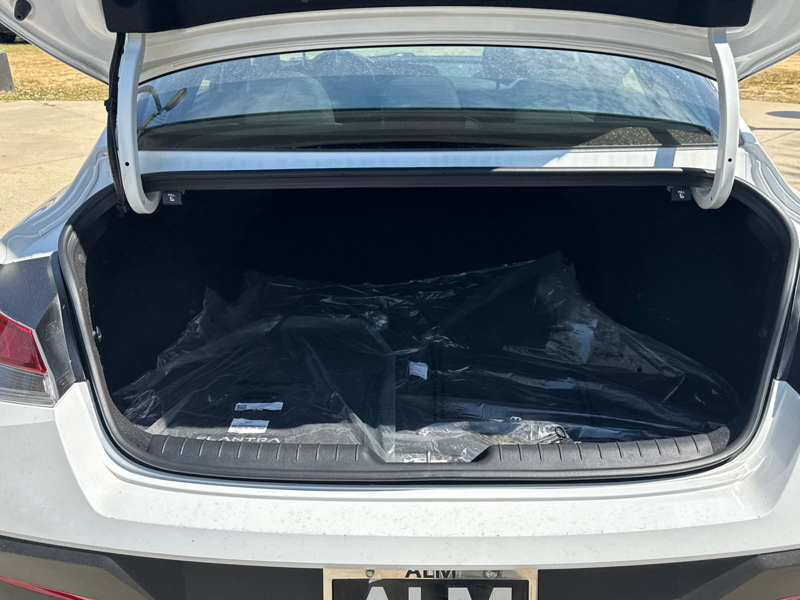 Certified 2025 Hyundai Elantra Sport FWD image 18