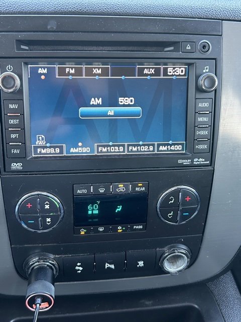 Used 2010 Chevrolet Suburban LT image 33