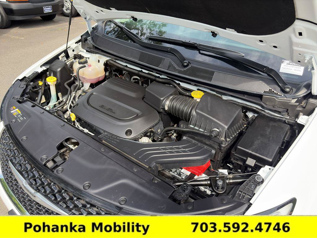 Used 2024 Chrysler Pacifica Touring-L FWD image 35