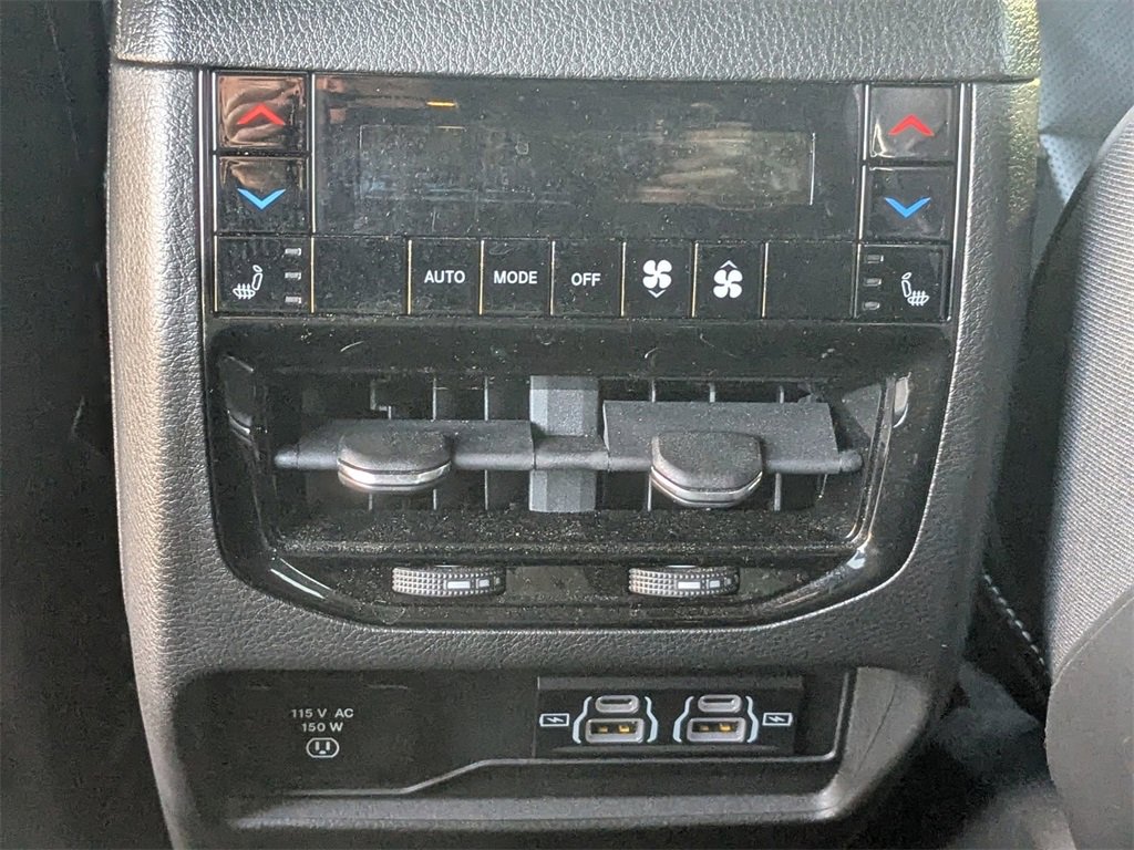 Used 2022 Jeep Grand Cherokee Overland w/ Luxury Tech Group IV image 33