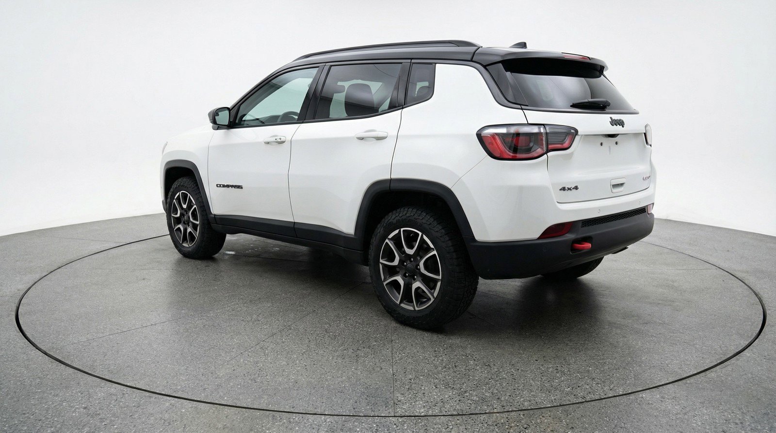 Used 2025 Jeep Compass Trailhawk AWD/4WD image 6