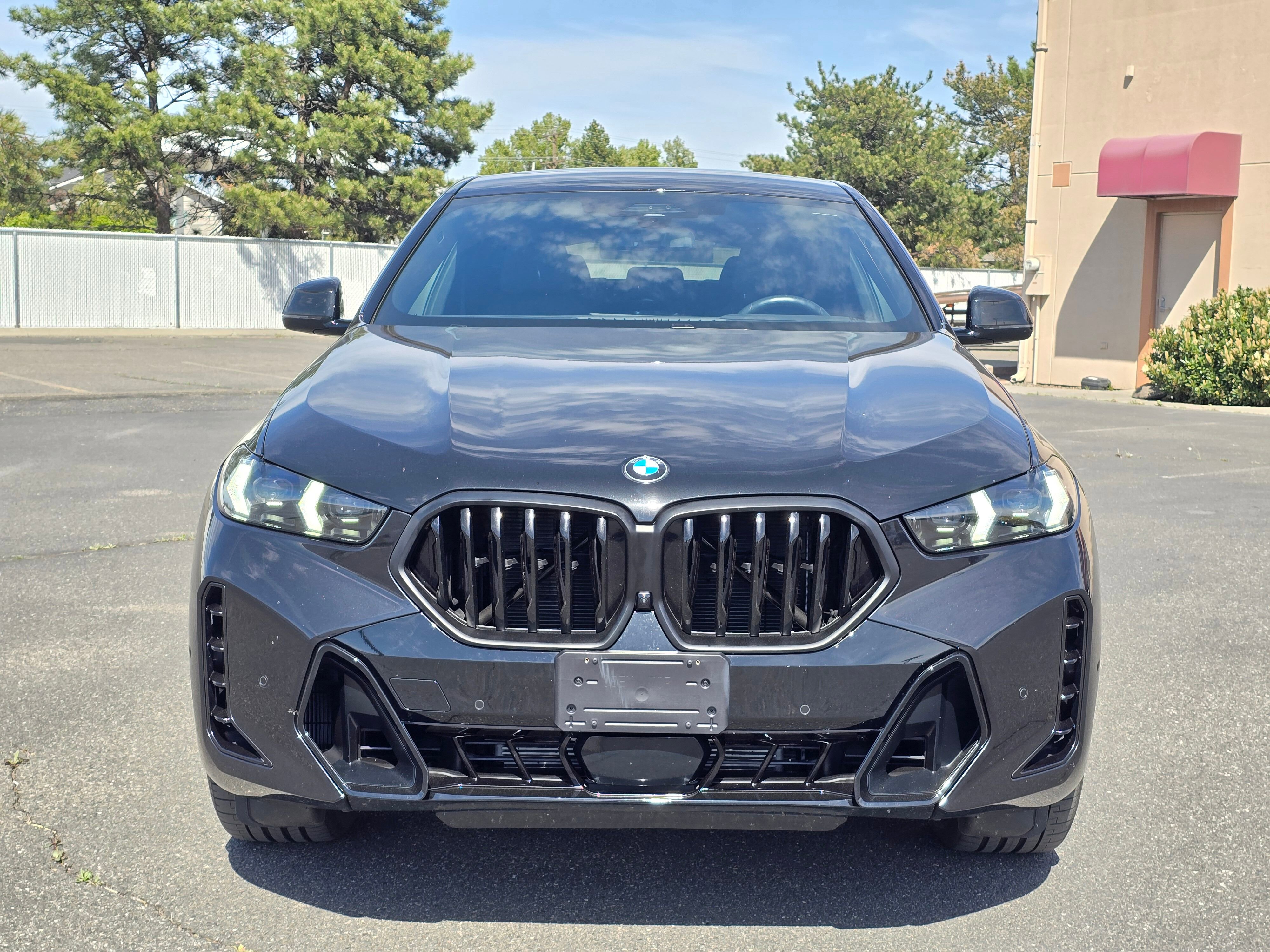 Certified 2025 BMW X6 xDrive40i w/ Executive Package image 6