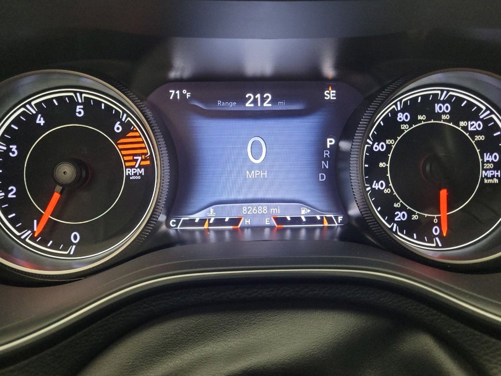 Used 2020 Jeep Cherokee Limited image 23