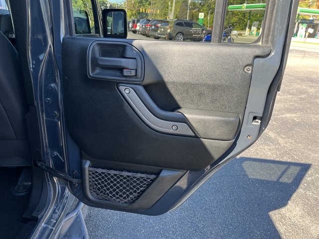 Used 2018 Jeep Wrangler Unlimited Sport S AWD/4WD image 32