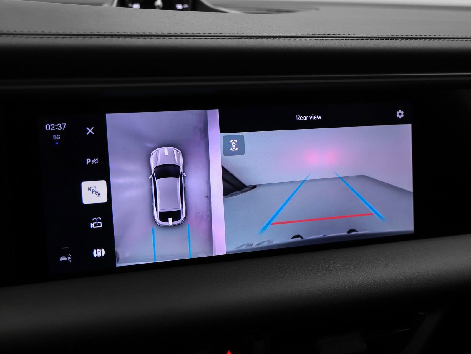 New 2025 Porsche Macan 4 Electric image 42