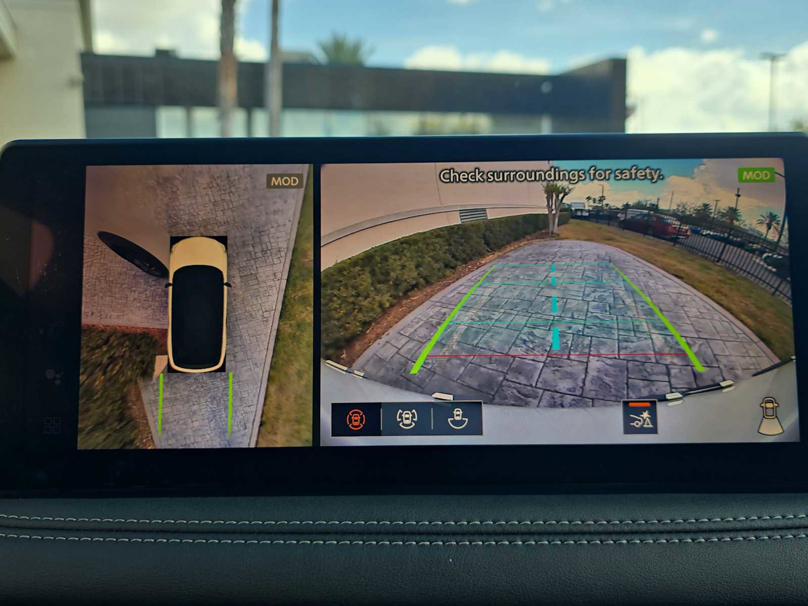 Certified 2026 INFINITI QX60 Luxe w/ Cargo Package FWD image 21